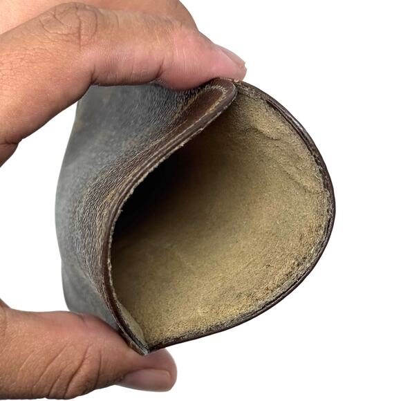 Louis Vuitton Monogram Glasses Case - Picture 12 of 13